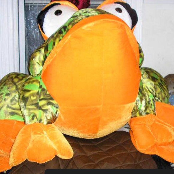 Giant Green & Orange Leopard Frog - Picture 1 of 6